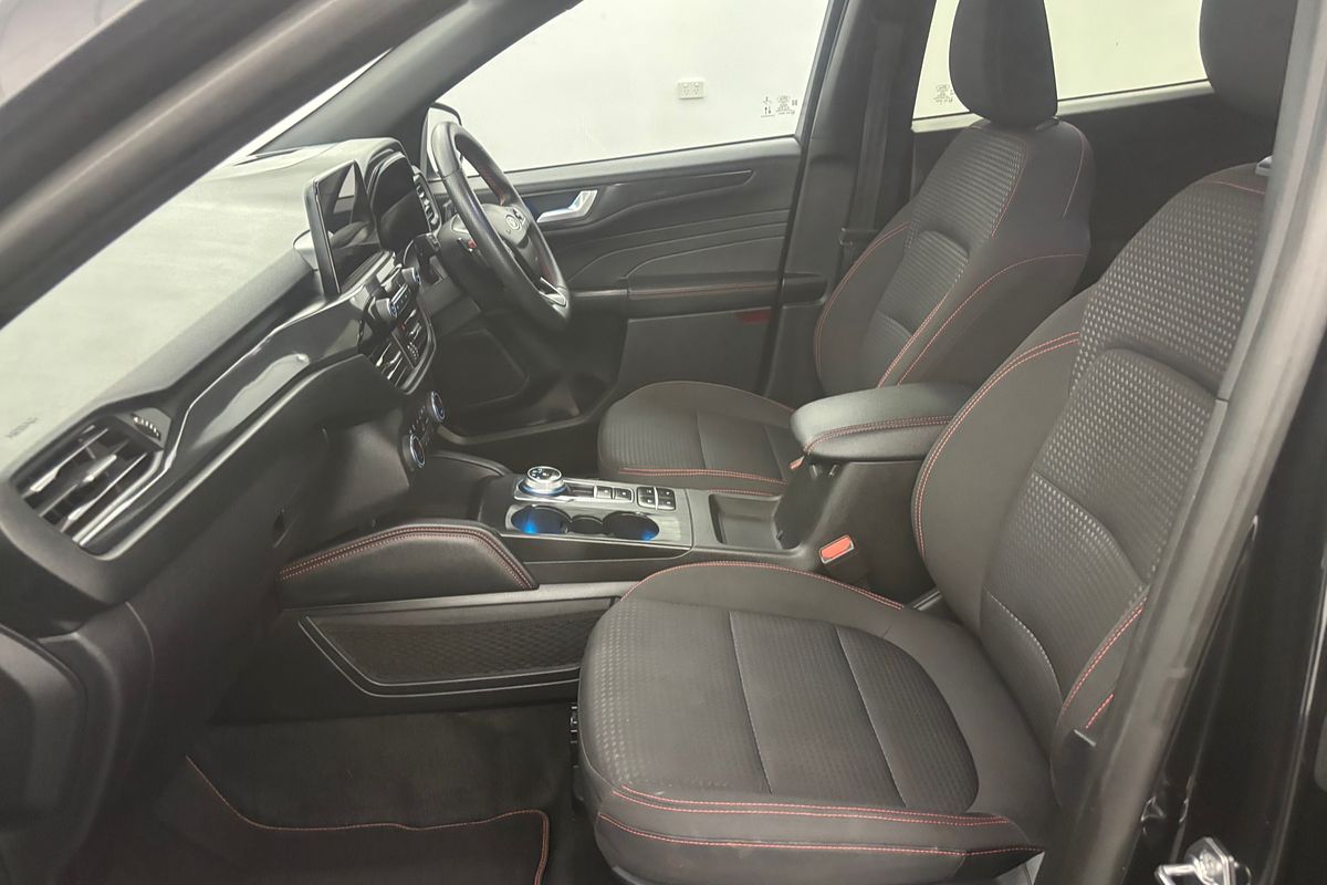 2022 Ford Escape ST-Line ZH