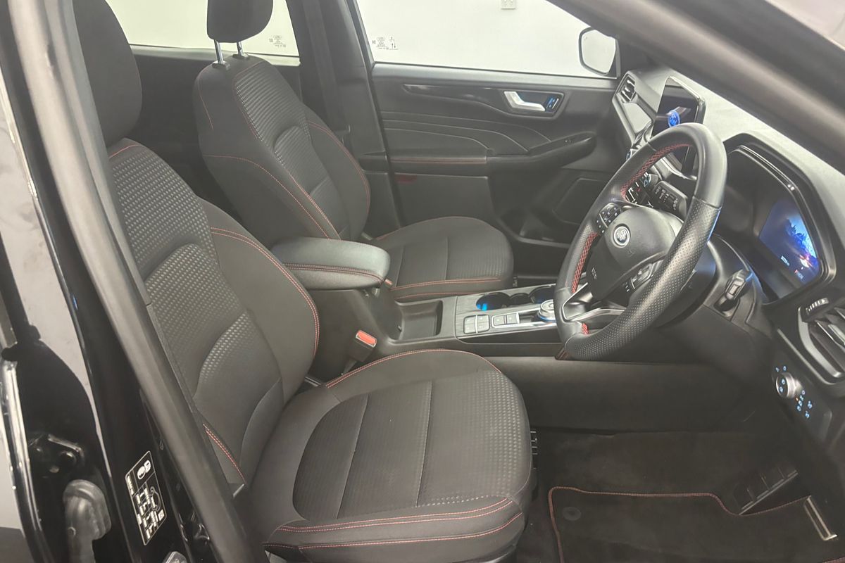 2022 Ford Escape ST-Line ZH