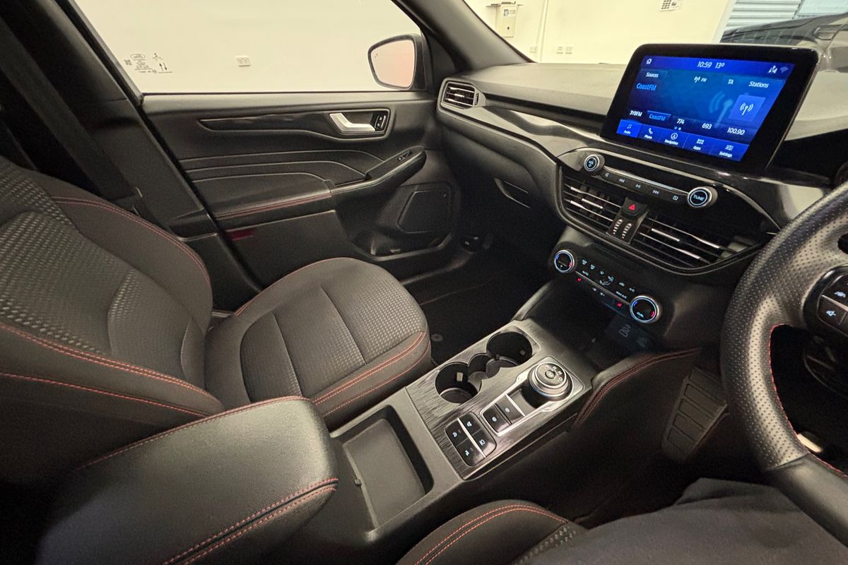 2022 Ford Escape ST-Line ZH