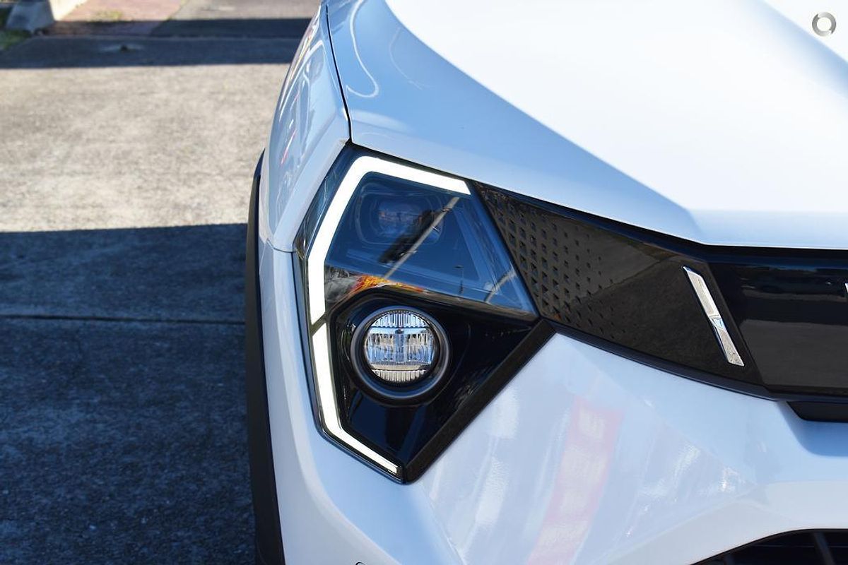 2025 Mahindra XUV3XO AX7L