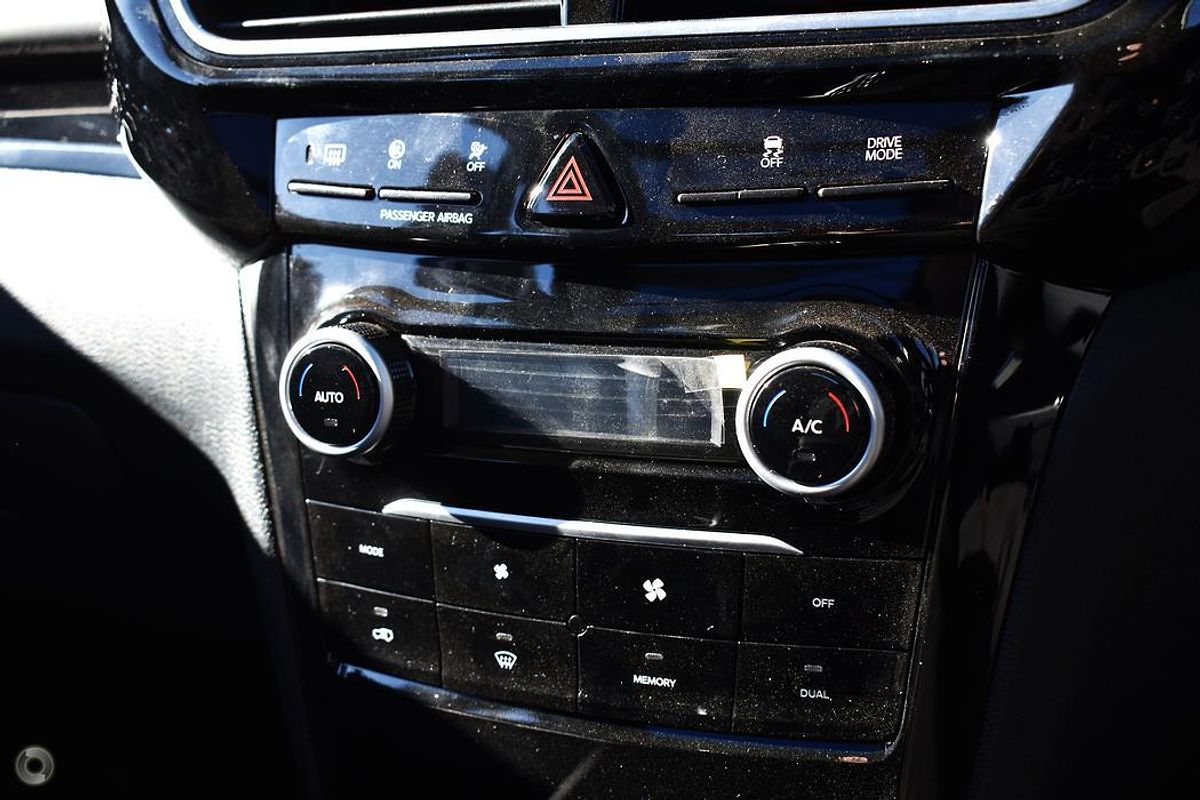 2025 Mahindra XUV3XO AX7L