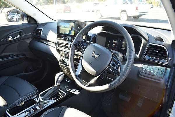 2025 Mahindra XUV3XO AX7L