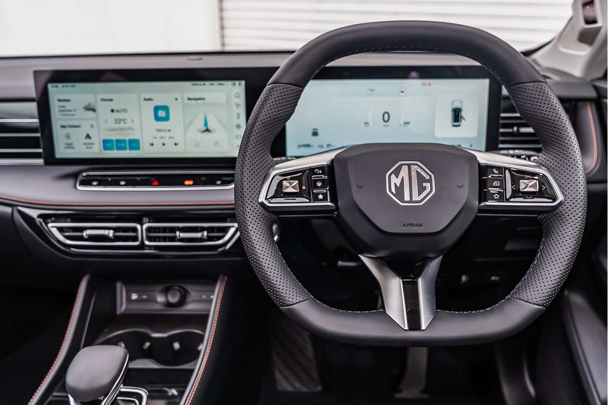 2025 MG HS Super Hybrid Essence AS33P