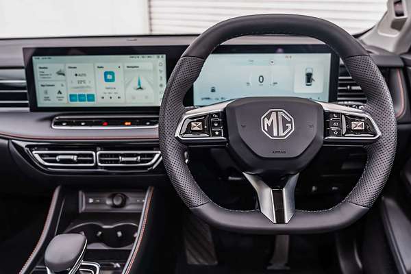 2025 MG HS Super Hybrid Essence AS33P