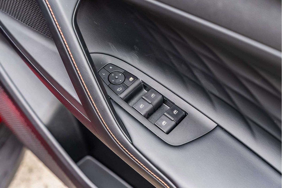 2025 MG HS Super Hybrid Essence AS33P