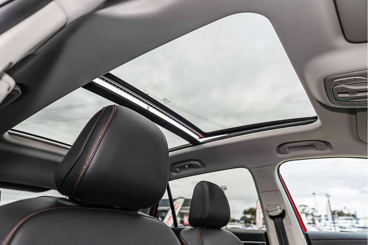 2025 MG HS Super Hybrid Essence AS33P