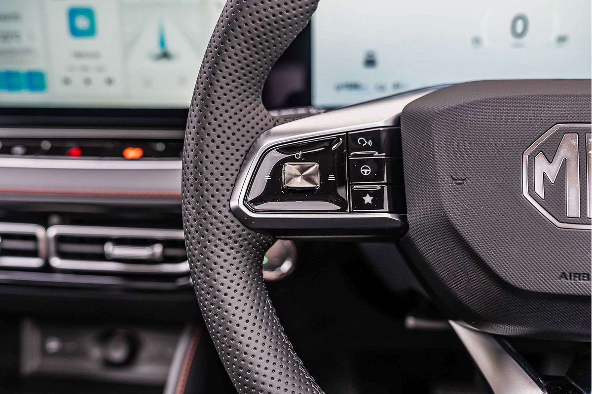 2025 MG HS Super Hybrid Essence AS33P