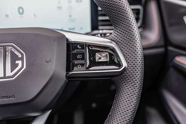 2025 MG HS Super Hybrid Essence AS33P