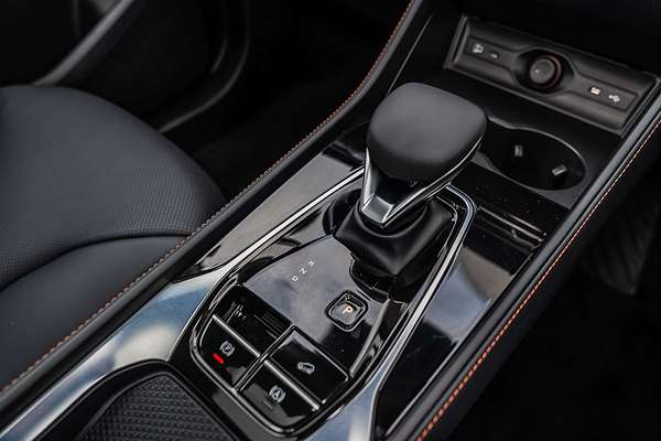 2025 MG HS Super Hybrid Essence AS33P