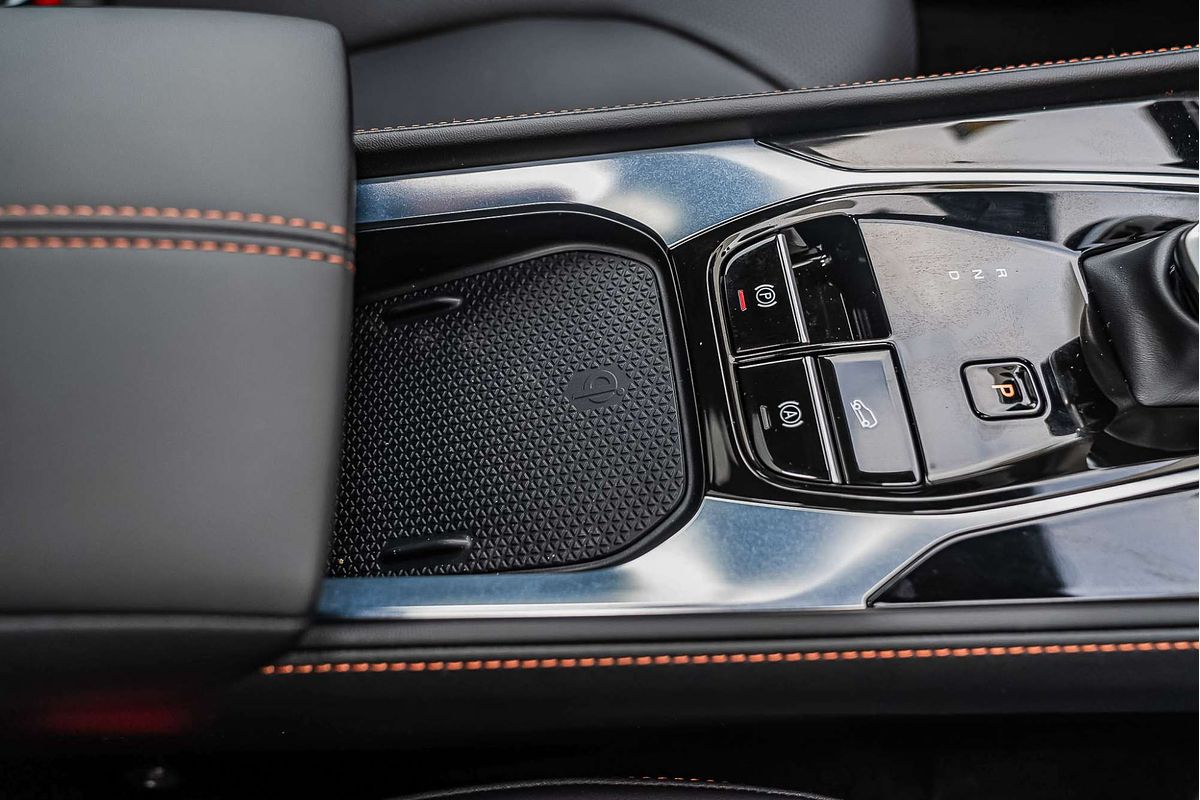 2025 MG HS Super Hybrid Essence AS33P