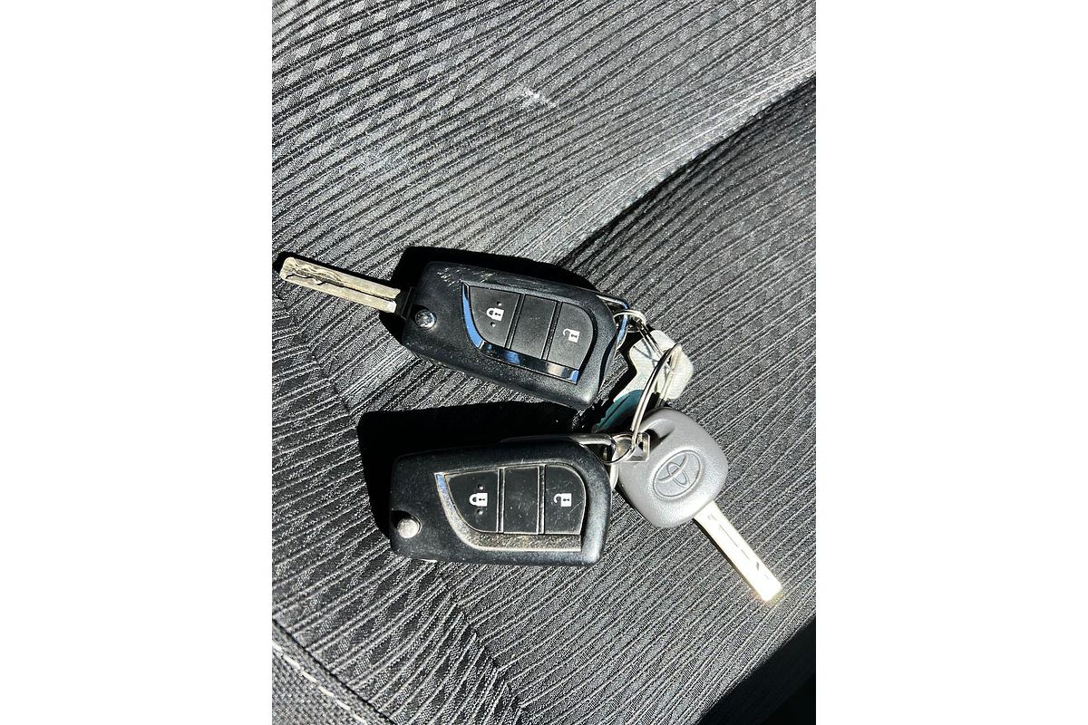 2018 Toyota Hilux SR GUN126R 4X4