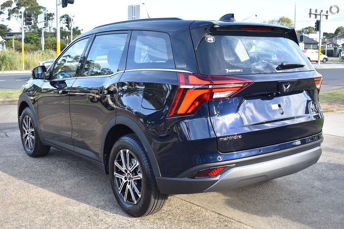 2025 Mahindra XUV700 AX7L