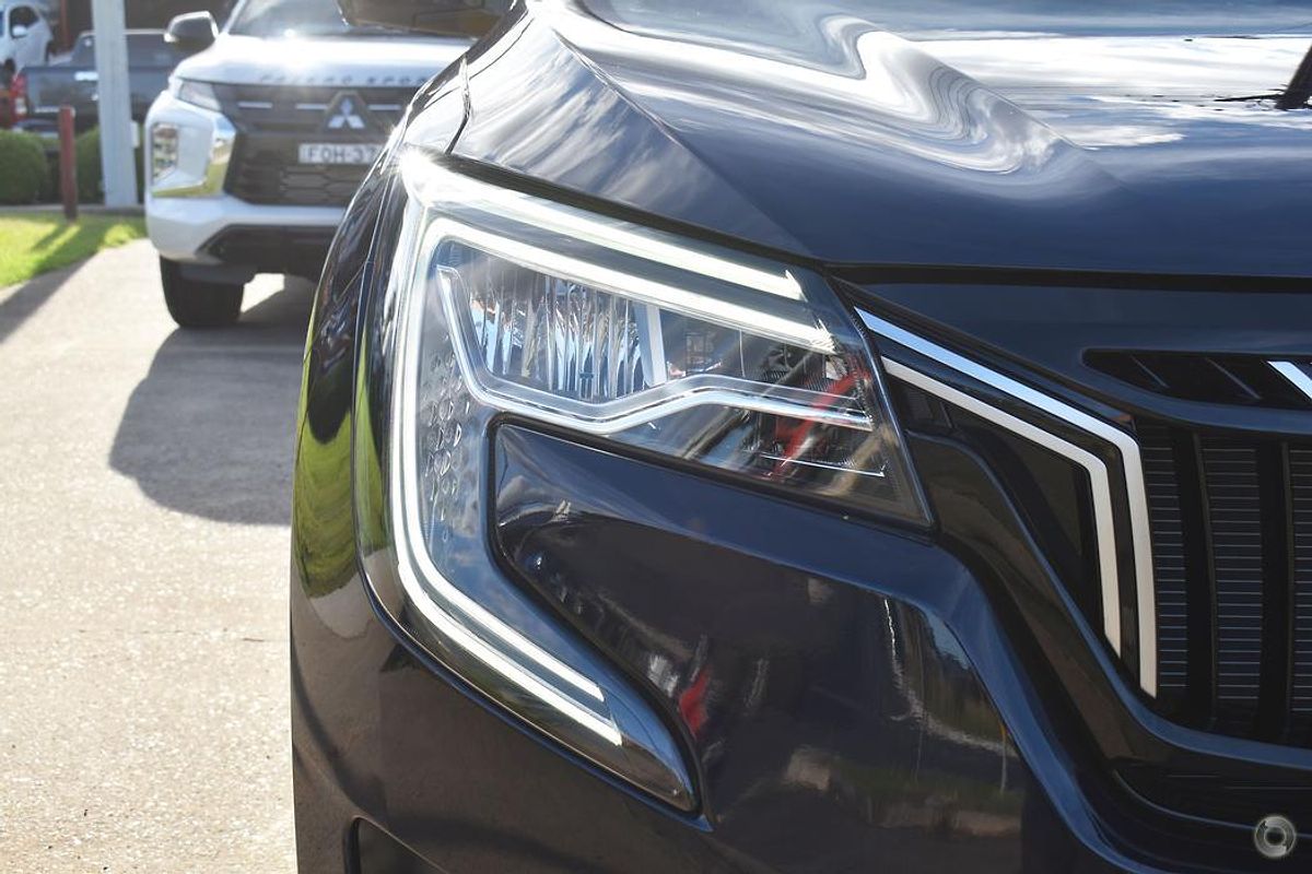 2025 Mahindra XUV700 AX7L