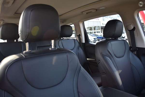 2025 Mahindra XUV700 AX7L