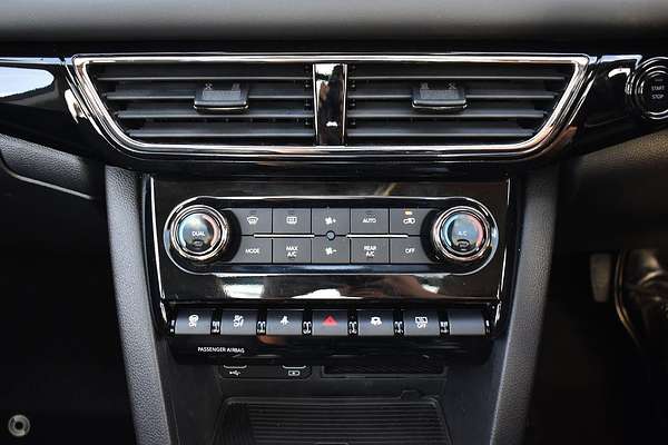 2025 Mahindra XUV700 AX7L