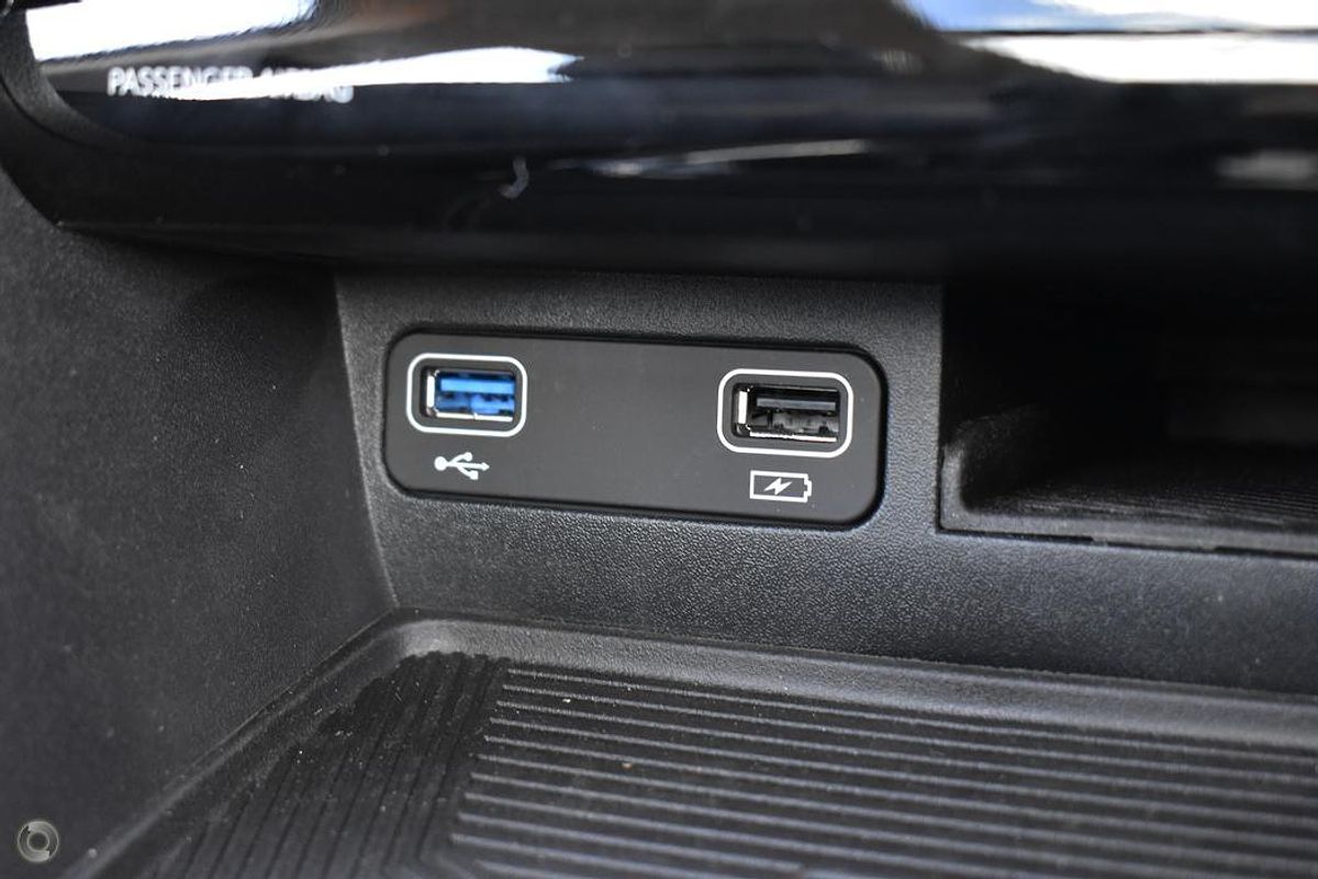 2025 Mahindra XUV700 AX7L