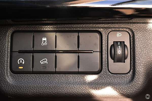 2025 Mahindra XUV700 AX7L