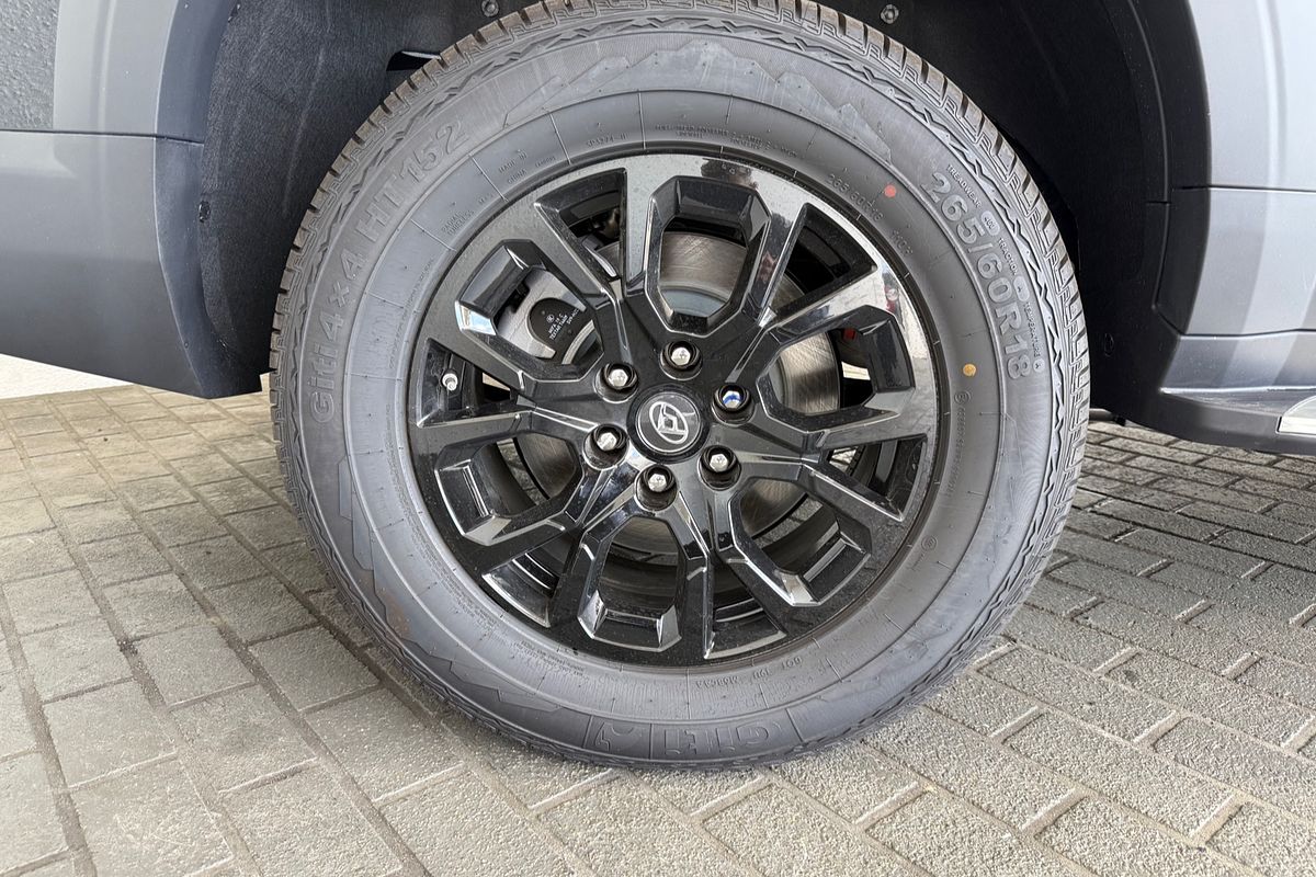 2025 LDV D90 Executive SV9A