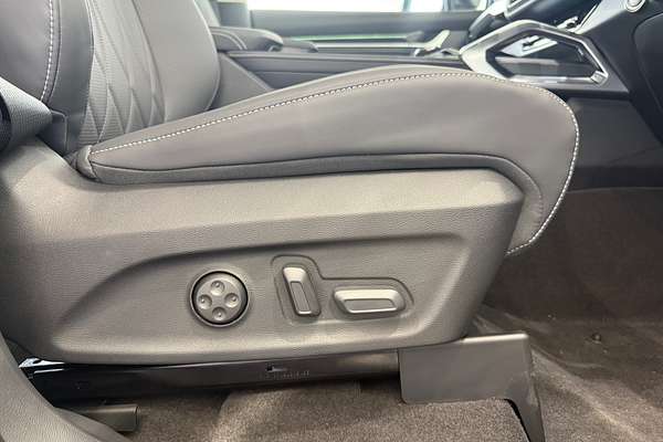 2025 LDV D90 Executive SV9A