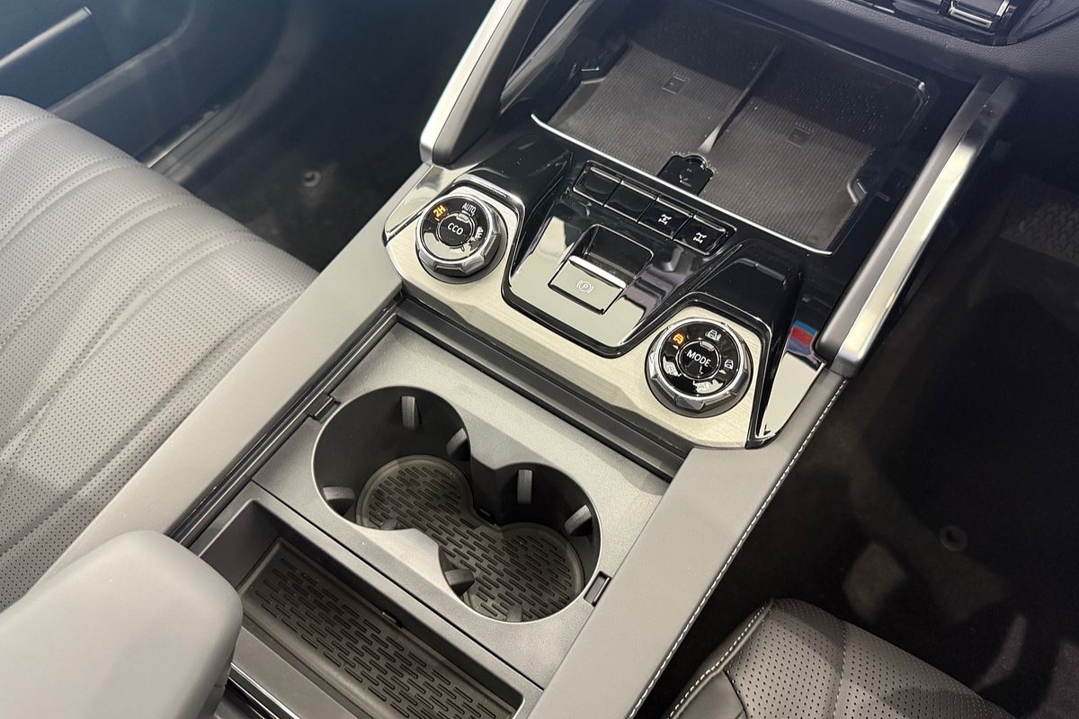 2025 LDV D90 Executive SV9A