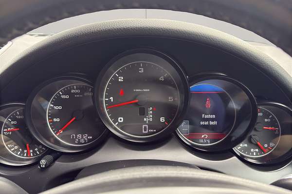 2013 Porsche Cayenne 4 DOOR SUV