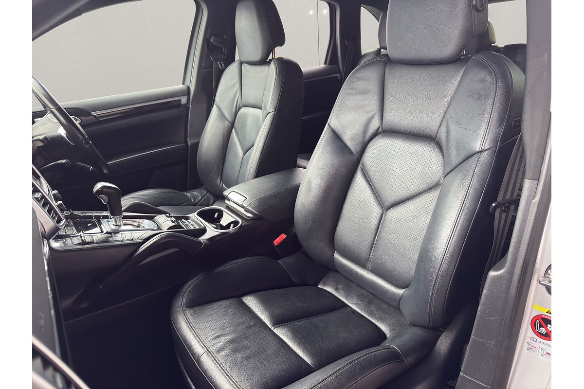 2013 Porsche Cayenne 4 DOOR SUV