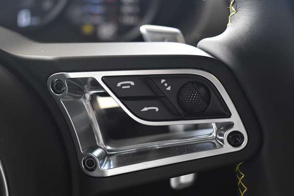 2024 Porsche 718 Cayman Style Edition 982
