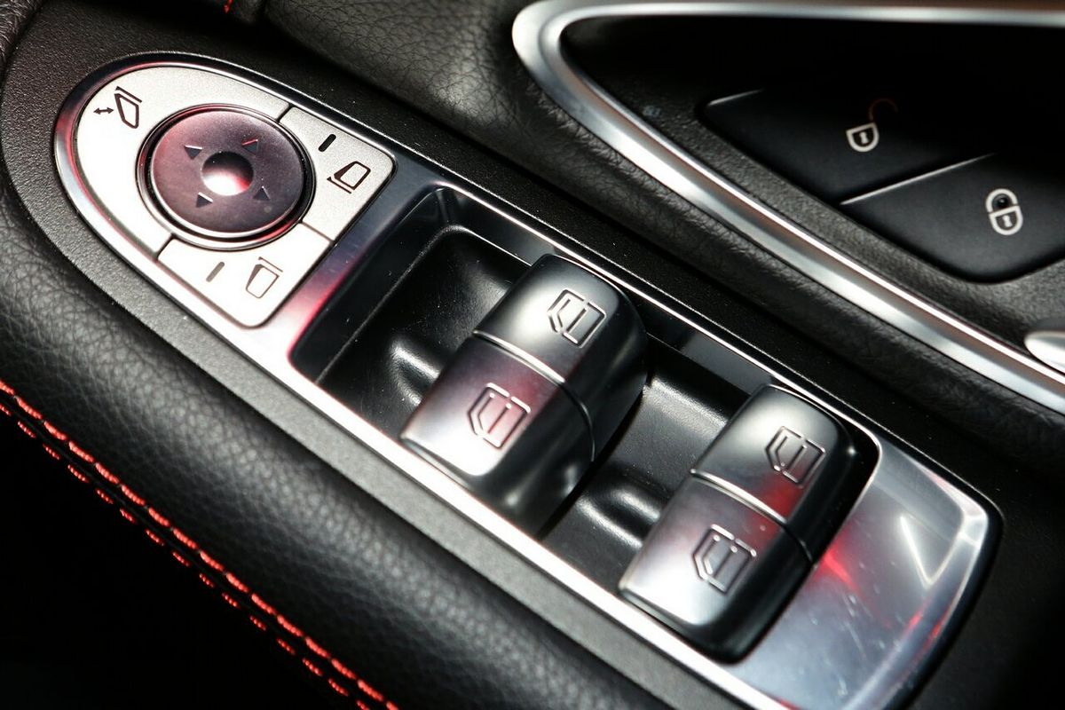 2023 Mercedes-Benz C-Class C300 A205