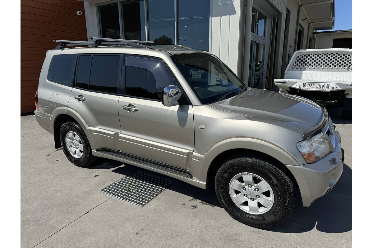 2004 Mitsubishi Pajero Exceed NP