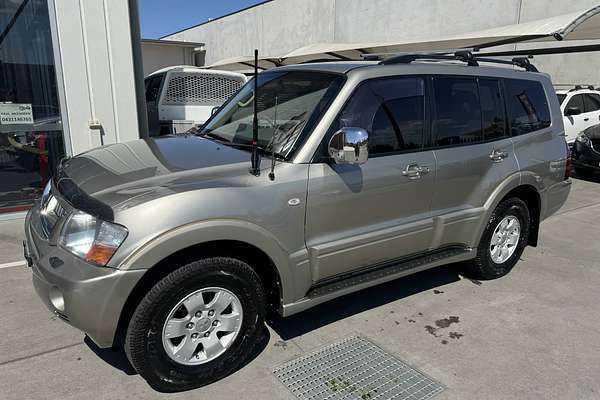 2004 Mitsubishi Pajero Exceed NP