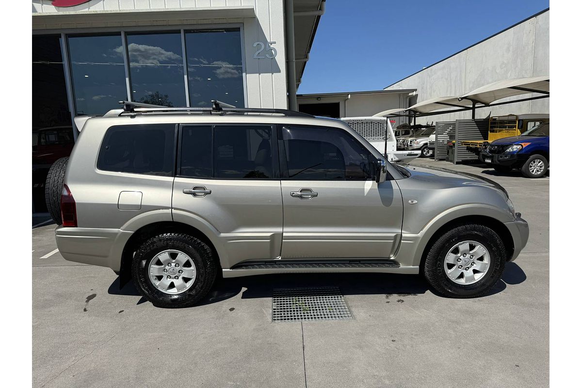 2004 Mitsubishi Pajero Exceed NP