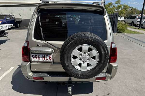 2004 Mitsubishi Pajero Exceed NP