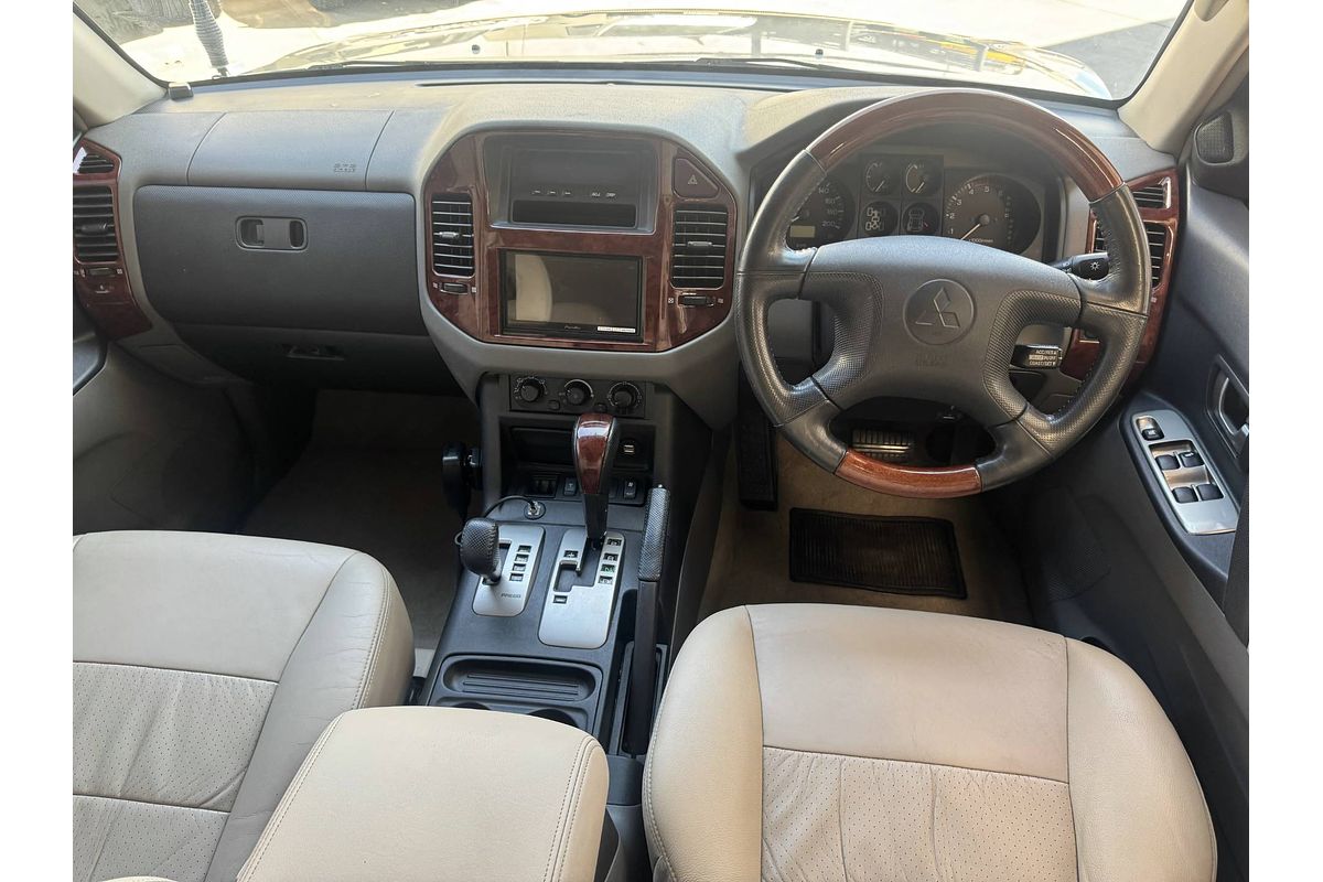 2004 Mitsubishi Pajero Exceed NP