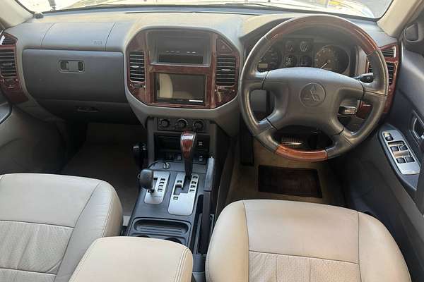 2004 Mitsubishi Pajero Exceed NP