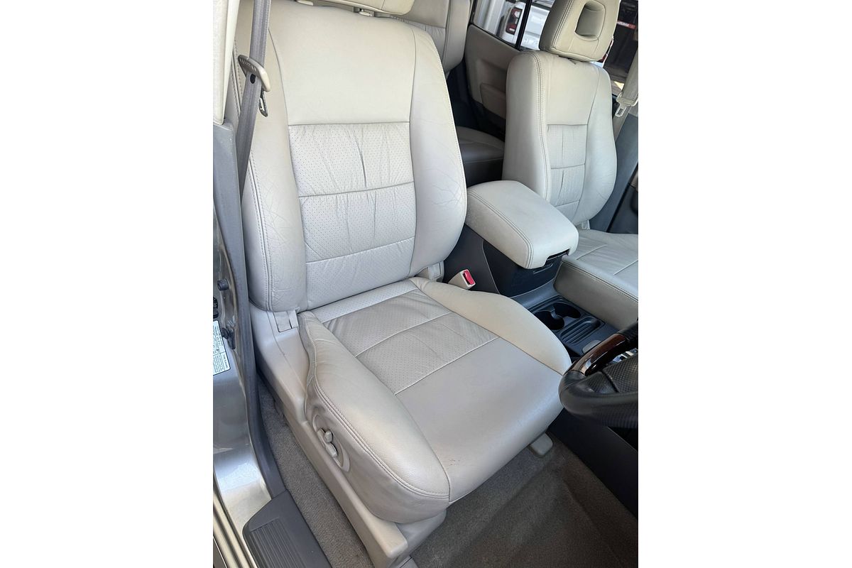 2004 Mitsubishi Pajero Exceed NP