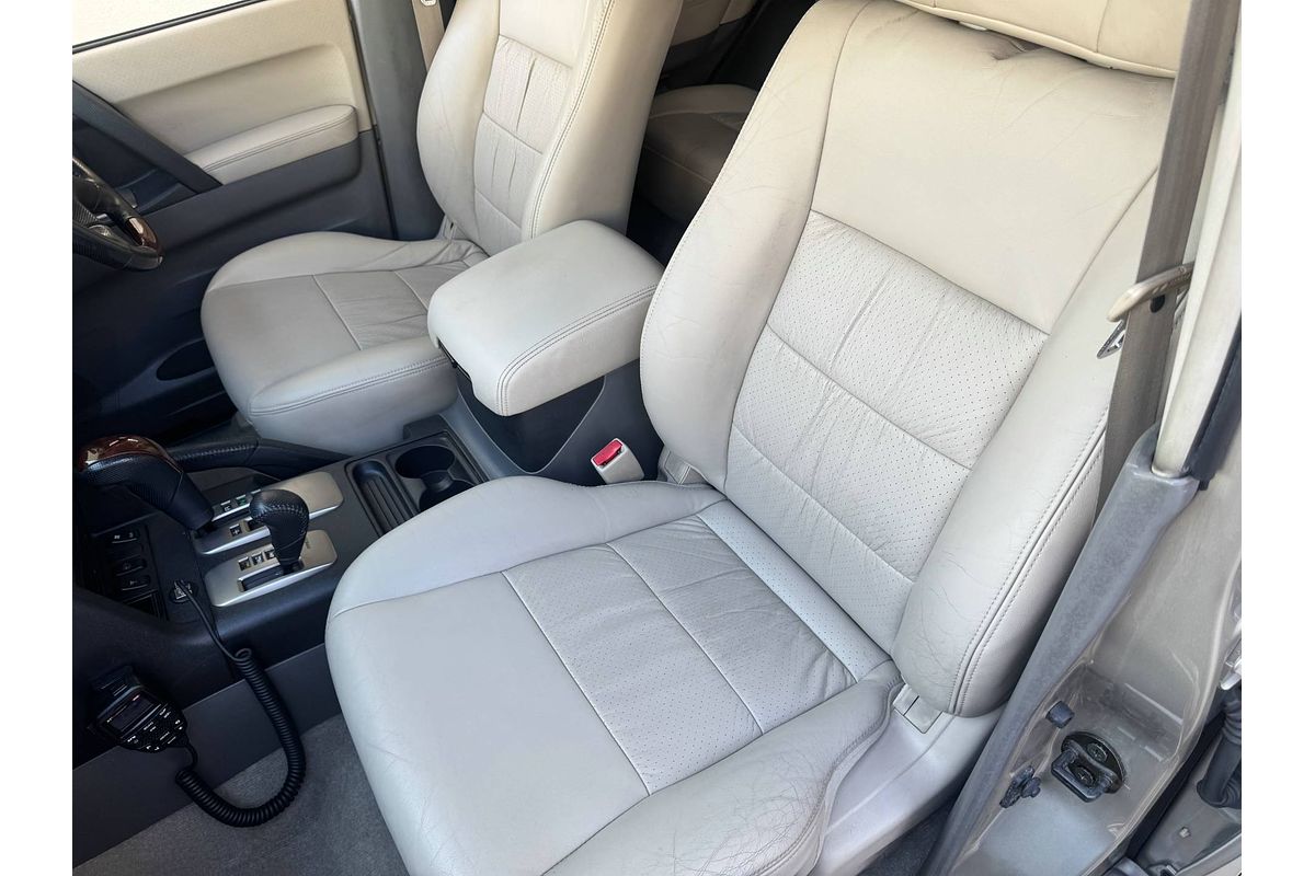2004 Mitsubishi Pajero Exceed NP