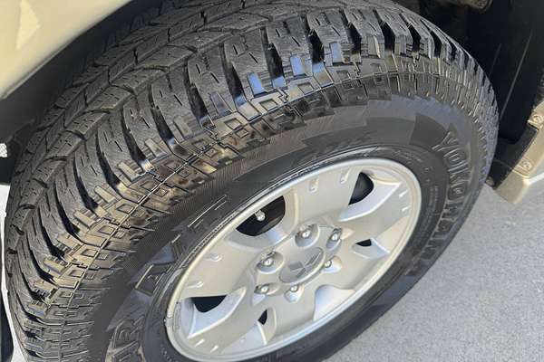 2004 Mitsubishi Pajero Exceed NP