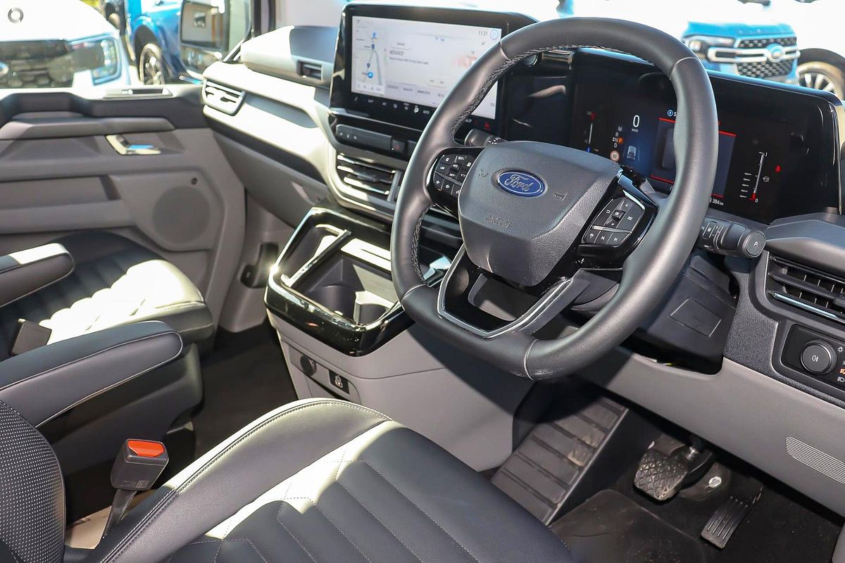 2025 Ford Tourneo Titanium X AV SWB
