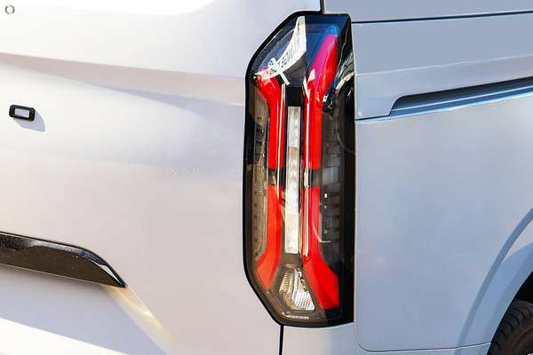 2025 Ford Tourneo Titanium X AV SWB