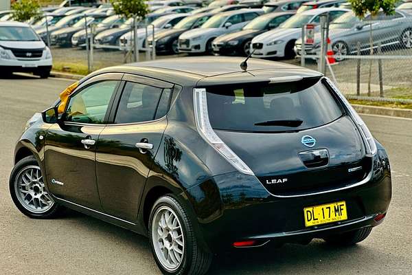 2016 Nissan LEAF  ZE0