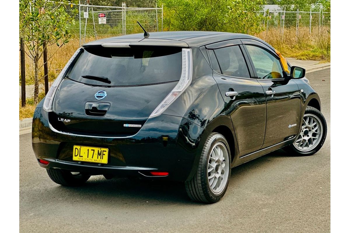 2016 Nissan LEAF  ZE0
