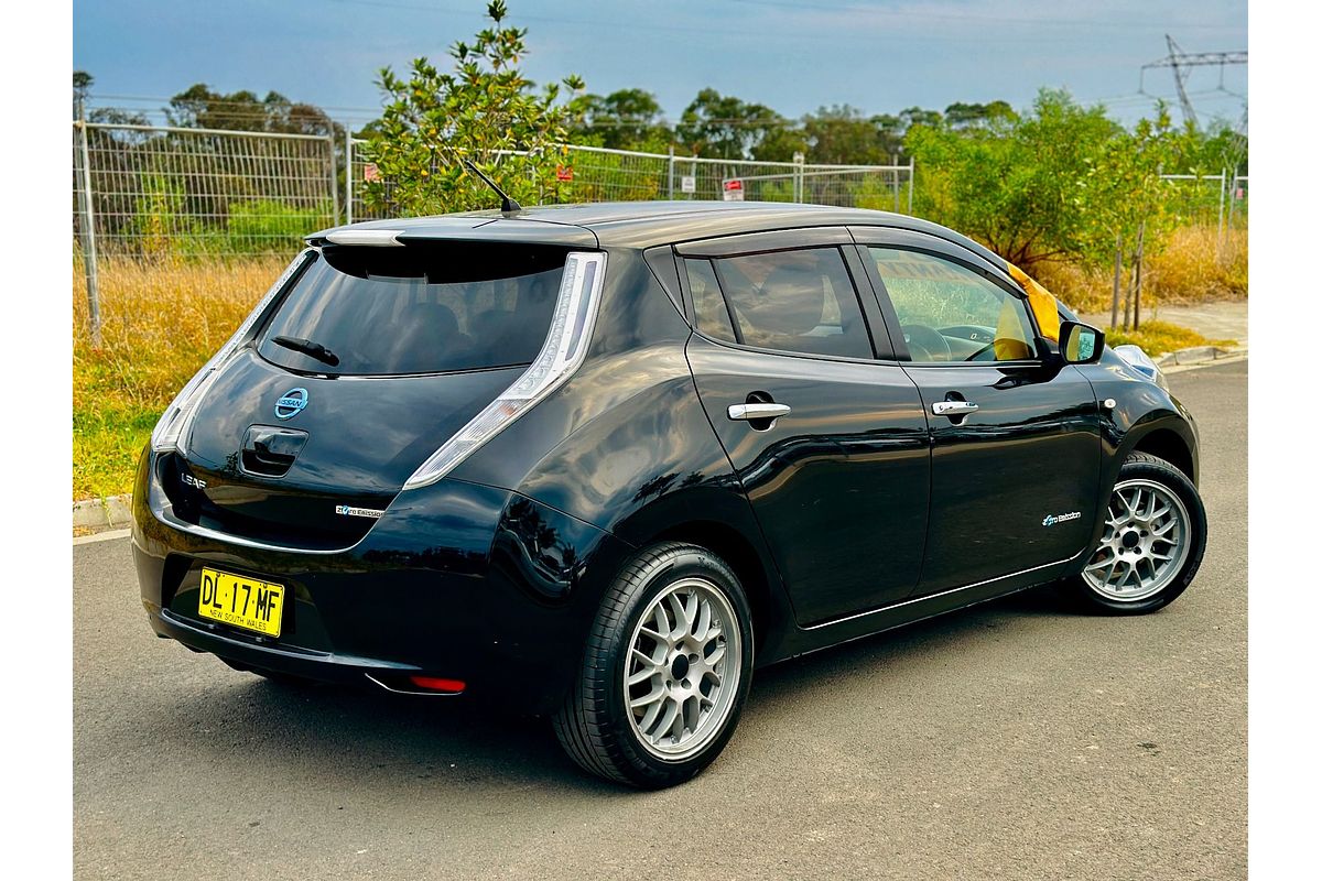 2016 Nissan LEAF  ZE0