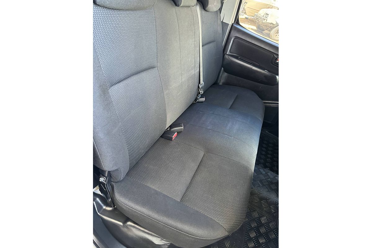 2014 Toyota Hilux SR KUN26R 4X4