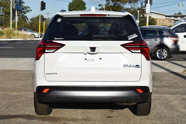 2025 Mahindra XUV700 AX7L