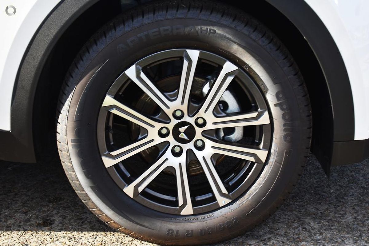 2025 Mahindra XUV700 AX7L