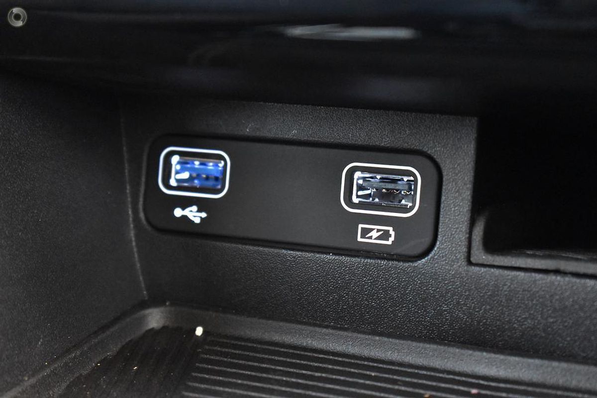 2025 Mahindra XUV700 AX7L