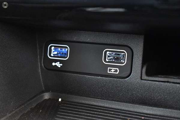 2025 Mahindra XUV700 AX7L