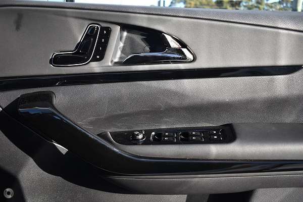 2025 Mahindra XUV700 AX7L