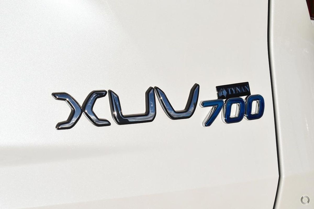 2025 Mahindra XUV700 AX7L