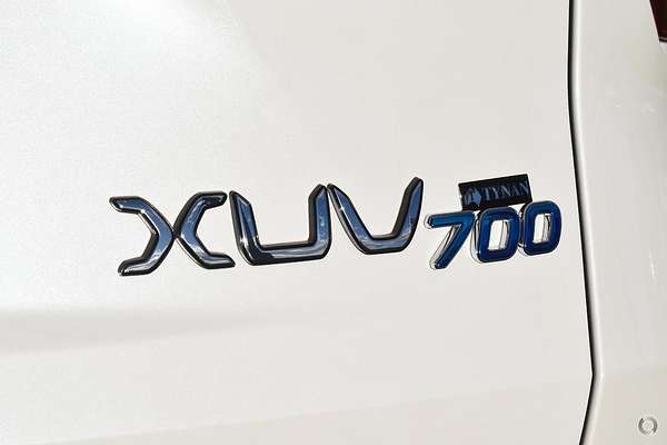 2025 Mahindra XUV700 AX7L